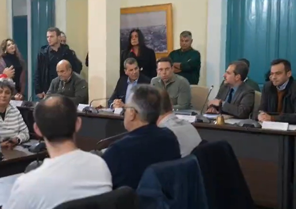 Η επίσκεψη Κασσελάκη στο δημοτικό συμβούλιο Σπάρτης