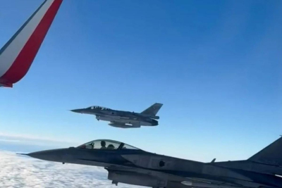 Με συνοδεία δύο F-16 πέταξε η αποστολή της Πολωνίας για το Κατάρ (Βίντεο)