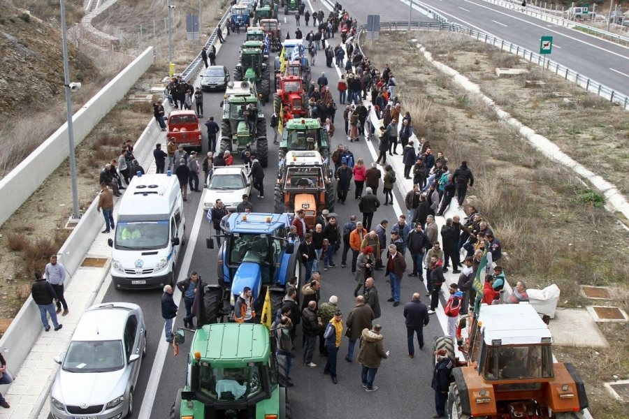 Κλείνουν την Εθνική Οδό οι αγρότες στον κόμβο της Νίκαιας - Τι απαντούν στην πρόσκληση Λιβανού