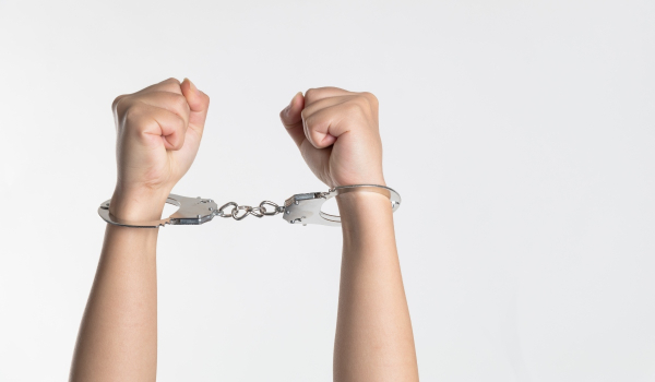 Βοτανικός: Συνελήφθη γυναίκα - «αράχνη» με «πτυχίο» στις απάτες