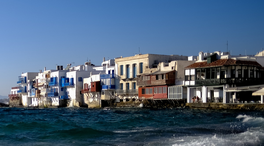 Κορονοϊός: Τα νησιά που σαρώνουν τα κρούσματα - «Καμπανάκι» για την Αθήνα