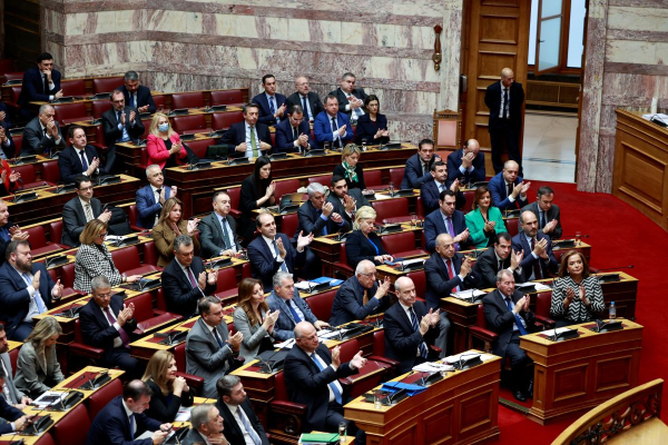 Φορολογικό νομοσχέδιο: Πέρασε από τη Βουλή με 158 «γαλάζιες» ψήφους - Οι 10 αλλαγές