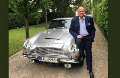 Aντιδήμαρχος Αθηναίων νοσταλγεί το σπίτι του στο Baden-Baden και την αγαπημένη του Aston Martin
