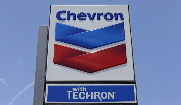 Η Βενεζουέλα υπογράφει συμφωνία με τον πετρελαϊκό κολοσσό Chevron μετά την ελάφρυνση των κυρώσεων