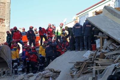 Σεισμός στην Τουρκία: Στους 19 έχουν φτάσει οι νεκροί