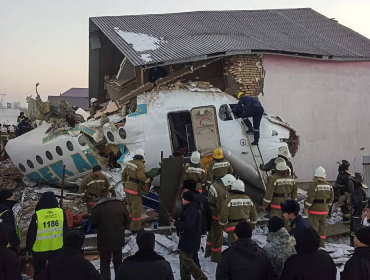 Συντριβή αεροσκάφους Fokker 100: Οι πρώτες εκτιμήσεις - Τουλάχιστον 15 νεκροί