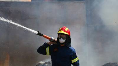 Κορωπί: Νεκρός άνδρας από φωτιά που ξέσπασε σε τροχόσπιτο