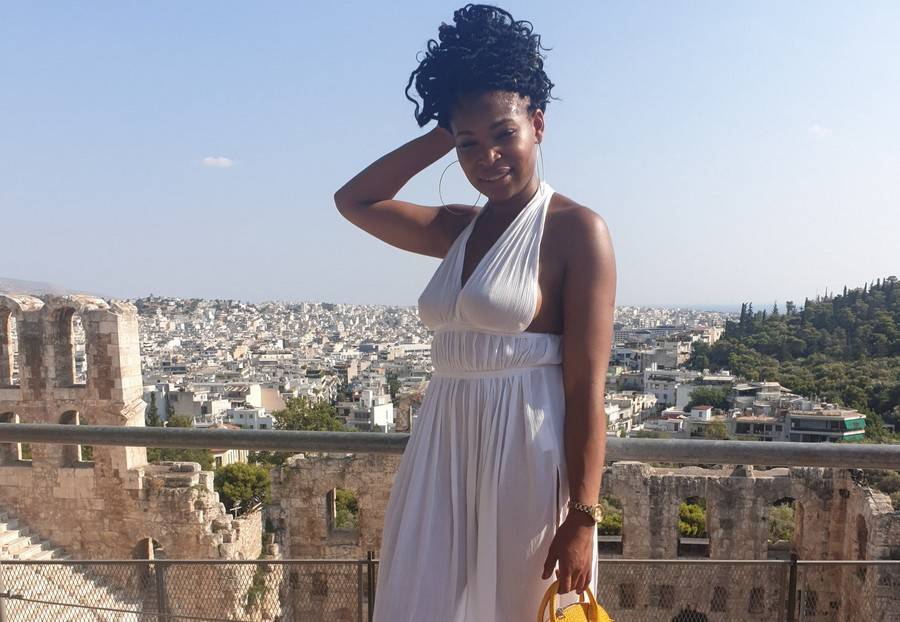 Γιατί συνελήφθη Αγγλίδα travel blogger στο μουσείο της Ακρόπολης