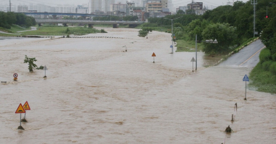 Νότια Κορέα: Τουλάχιστον 7 νεκροί από τις πλημμύρες (βίντεο)