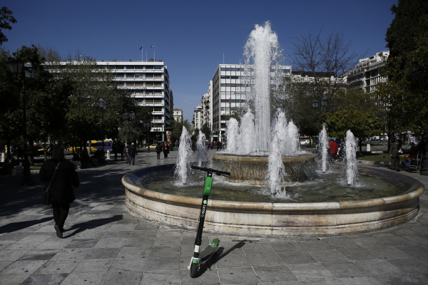 Θεσσαλονίκη: Ηλικιωμένη παρασύρθηκε από ηλεκτρικό πατίνι
