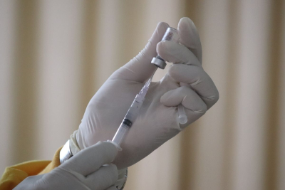 Αυτό είναι το εμβόλιο κατά του κορονοϊού με τις περισσότερες παρενέργειες στην Ελλάδα