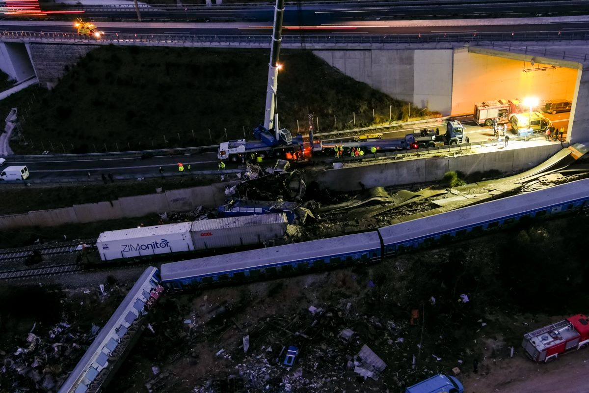 Συλλυπητήριο μήνυμα της Hellenic Train 20 ώρες μετά την τραγωδία στα Τέμπη