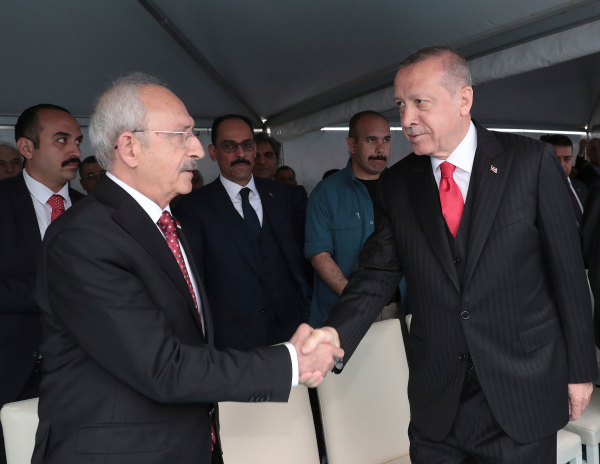 Τουρκία: Προηγείται ο Κιλιτσντάρογλου σε νέα δημοσκόπηση - Ο Ερντογάν βγάζει το Anadolu στο Αιγαίο