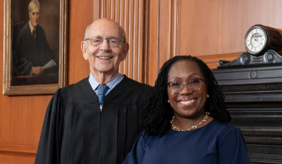 ΗΠΑ: Η Κετάντζι Μπράουν Τζάκσον κι επίσημα η πρώτη Αφροαμερικανή δικαστής στο Ανώτατο Δικαστήριο