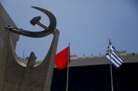 KKE για ανασχηματισμό: Eπιτάχυνση της πολιτικής που θυσιάζει τις λαϊκές ανάγκες