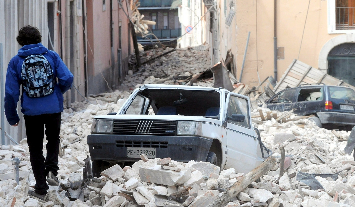 Σάλος στην Ιταλία: Σκοτώθηκαν στον σεισμό του 2009 και το δικαστήριο τους έριξε την ευθύνη του… θανάτου τους