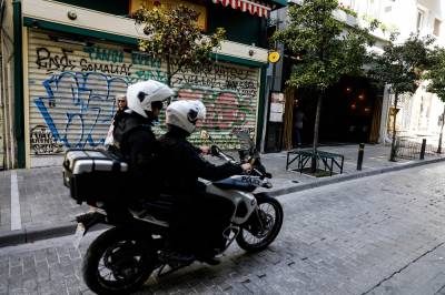 Κορονοϊός: Εννέα συλλήψεις στου Ζωγράφου για συνωστισμό σε κλειστό χώρο