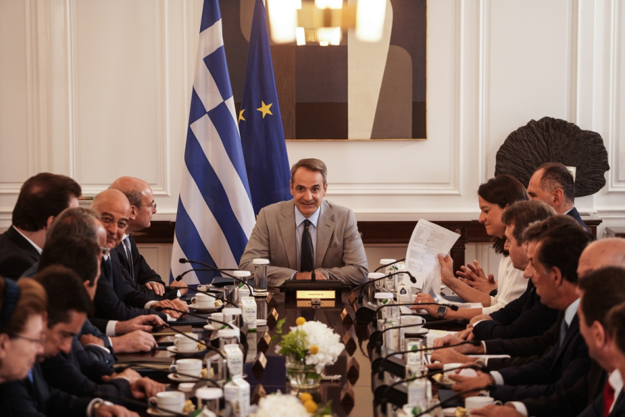 Οι πρώτες 40 μέρες της κυβέρνησης: Φάλτσα, ακρίβεια και ελληνοτουρκικά