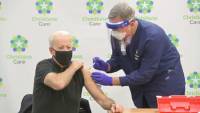 Εμβόλιο: Τη δεύτερη δόση έκανε ο Τζο Μπάιντεν