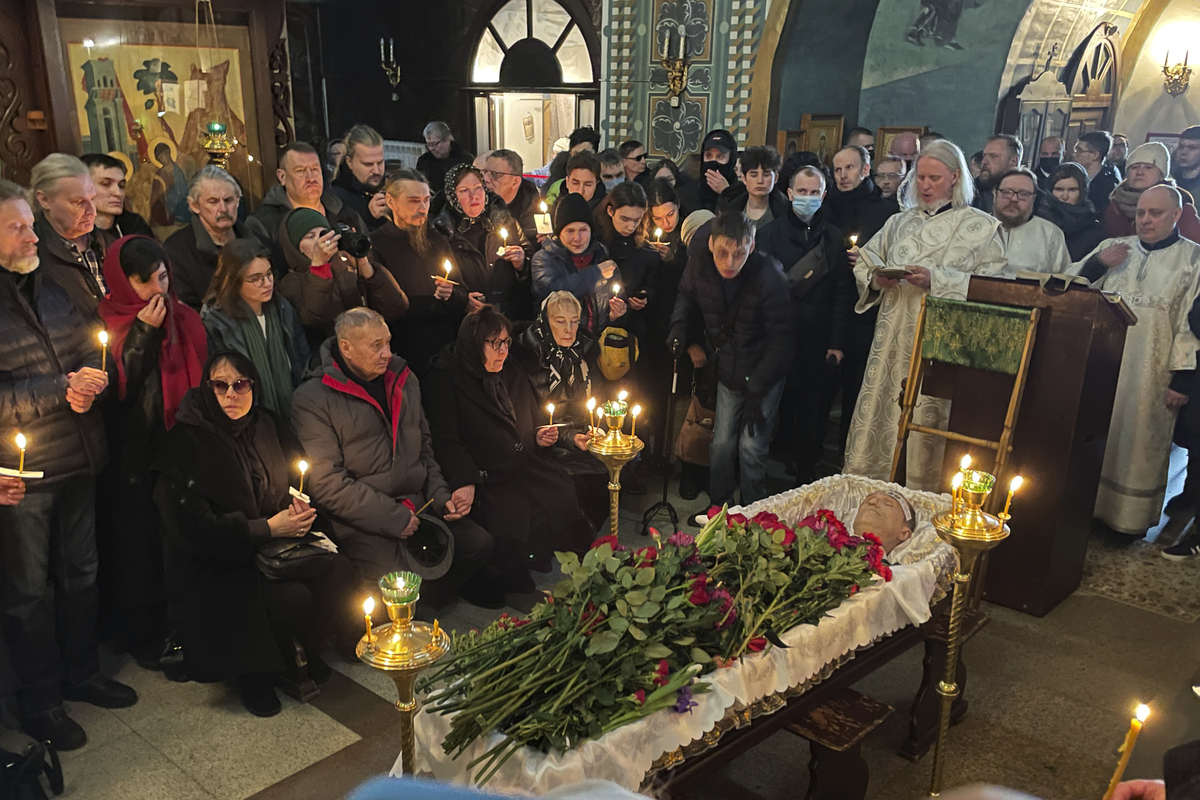 Στη Μόσχα έγινε η κηδεία του Ναβάλνι - 5 καρέ που σημάδεψαν το τελευταίο αντίο