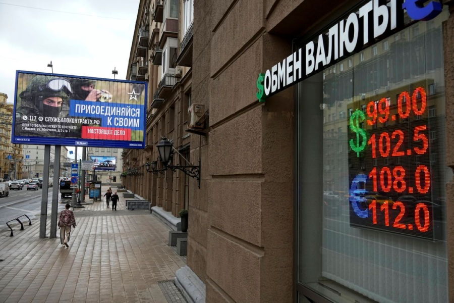 Νέο χαμηλό ρεκόρ ανεργίας στη Ρωσία - Στο 10,5% η αύξηση μισθών