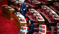 Έντονη λογομαχία Ραγκούση – Γιαννακοπούλου στη Βουλή