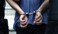 Ζάκυνθος: Φυγόποινος δάγκωσε αστυνομικό για να ξεφύγει τη σύλληψη