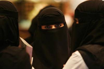 Σαουδική Αραβία: Δικαίωμα στις γυναίκες να ταξιδεύουν χωρίς συζυγική έγκριση