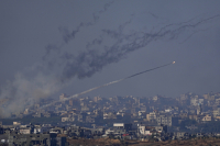Υπουργός Άμυνας Ισραήλ: «Η Χαμάς καταλαβαίνει μόνο από βία» - 200 στόχους έπληξε το Ισραήλ στη Γάζα