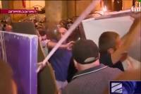 Γεωργία: Δεκάδες τραυματίστηκαν σ’ επεισόδια έξω από το κοινοβούλιο (Βίντεο)