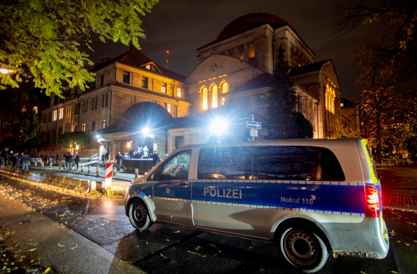Εμπρηστική επίθεση σε αυτοκίνητο της ελληνικής πρεσβείας στο Βερολίνο