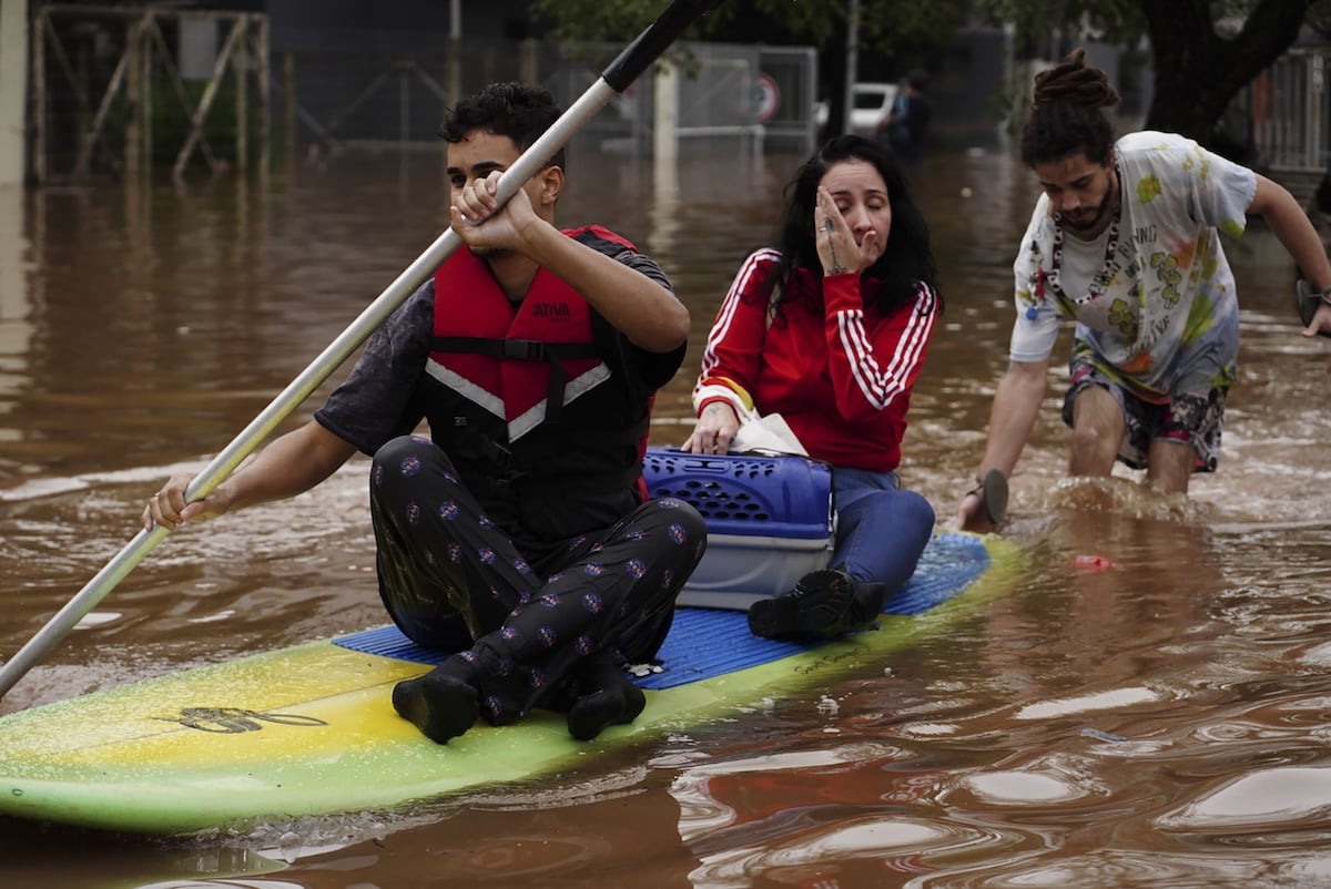 Βραζιλία: Τουλάχιστον 78 νεκροί από τις πλημμύρες – «Η περιοχή μοιάζει με εμπόλεμη ζώνη»