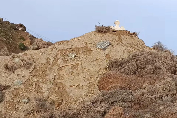 Αντώνης Ρέμος: Μυστήριο με το θαμμένο εκκλησάκι στη βίλα που διέμενε στη Μύκονο