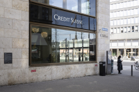 Εγγυήσεις ύψους 6 δισ. δολαρίων ζητά η UBS για πιθανή εξαγορά της Credit Suisse