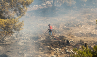 Φωτιά στην Ρόδο - Μαλώνας: Κραυγή κατοίκου στο iEidiseis - Βλέπετε βοήθεια; Δεν έχουμε ούτε νερό