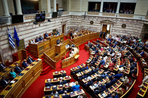 Φάμελλος: Παραπομπή στην Επιτροπή Δεοντολογίας του βουλευτή της Ελληνικής Λύσης Παράσχου Παπαδάκη