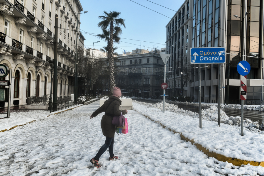 Κακοκαιρία Μπάρμπαρα: Ήχησε το 112 και στην Αθήνα - Προειδοποίηση για επικίνδυνες χιονοπτώσεις
