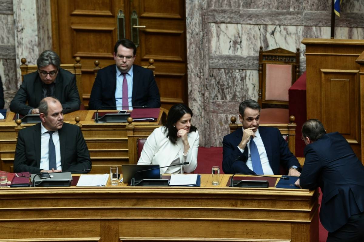 Βουλή: Ψηφίζεται το νομοσχέδιο του υπουργείου Παιδείας - Παρεμβάσεις Μητσοτάκη και πολιτικών αρχηγών