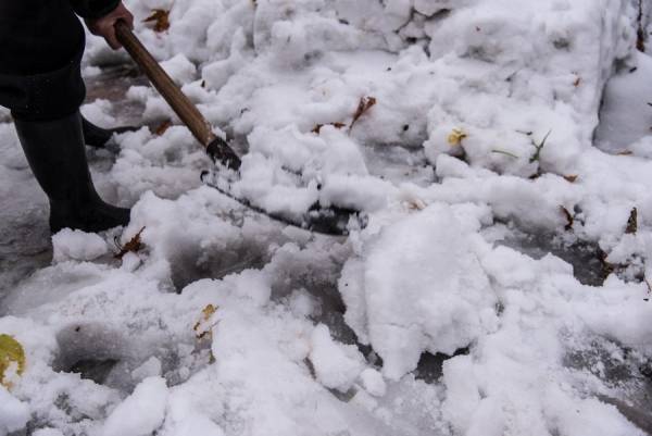 Καιρός: Χιονόπτωση στο Βόλο και στα ορεινά της Μαγνησίας