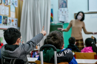 Επιστροφή μάσκας στα σχολεία: Τι λέει η επιτροπή για την πρόταση των παιδιάτρων