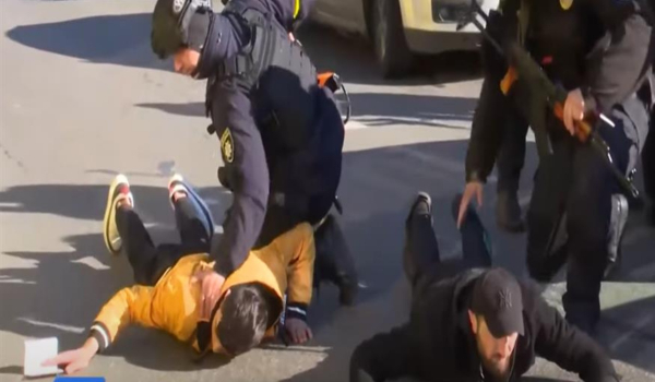 Πόλεμος στην Ουκρανία: Η αστυνομία ελέγχει υπόπτους για σαμποτάζ στο Κίεβο (Βίντεο)