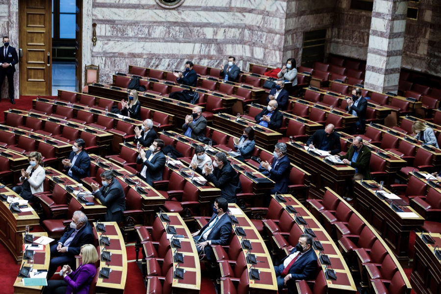 ΣΥΡΙΖΑ: Στη Βουλή οι καταγγελίες της ΠΟΕΔΗΝ για τις «VIP ΜΕΘ»