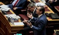 Βουλή: Απολογήθηκε για τις απρεπείς χειρονομίες ο Κώστας Μάρκου