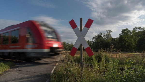 Σιδηροδρομικές διαβάσεις: Λάθη, πρόστιμα, συμβουλές ασφαλούς διέλευσης