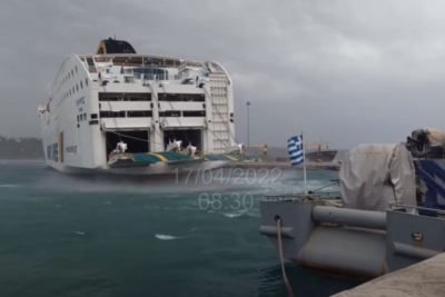 Κρήτη: Η «μάχη του «Έλυρος» να δέσει στο λιμάνι - Έσπασαν οι κάβοι από τους ανέμους