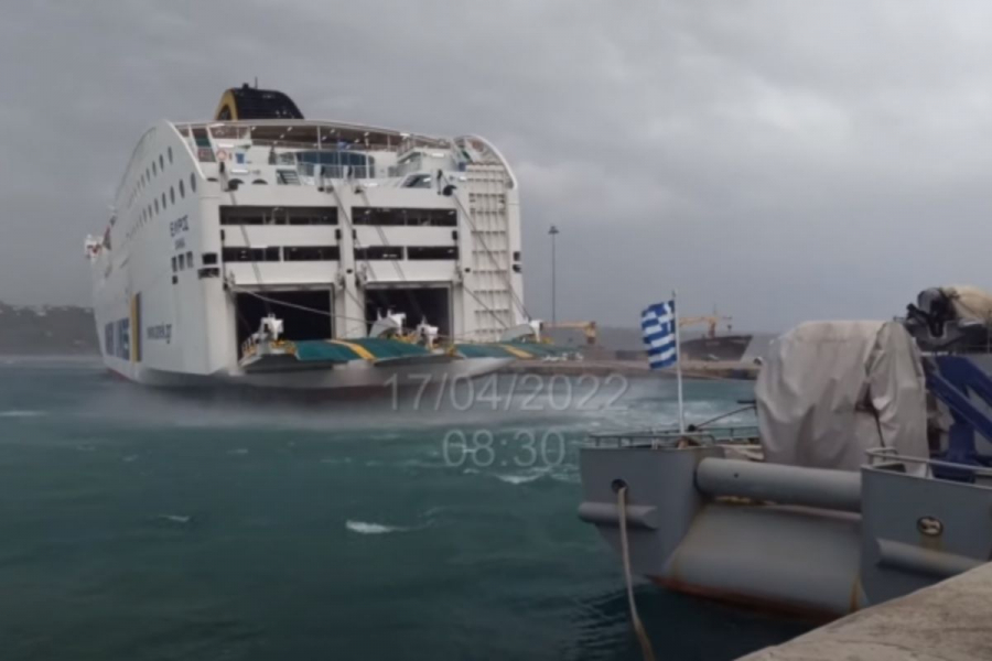 Κρήτη: Η «μάχη του «Έλυρος» να δέσει στο λιμάνι - Έσπασαν οι κάβοι από τους ανέμους