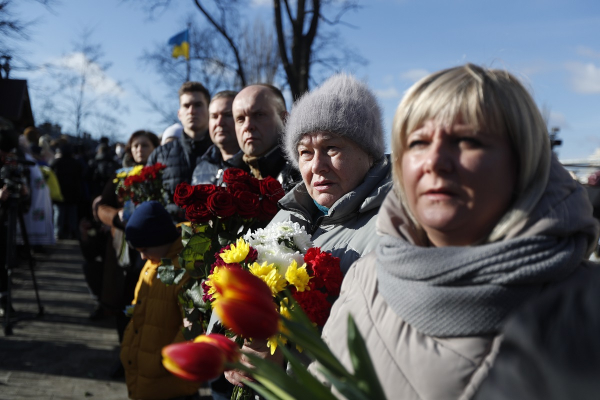 Το 57% των Ουκρανών πολιτών δεν εμπιστεύεται τον Πρόεδρο Ζελένσκι