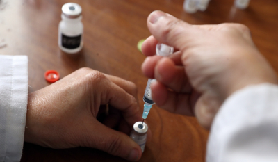 Ηλίας Μόσιαλος: Το σύνδρομο long Covid και ο ρόλος του εμβολιασμού