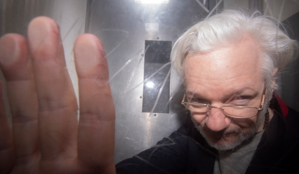 Greece for Assange: Εκδήλωση - συζήτηση με θέμα τον βασανισμό του δημοσιογράφου