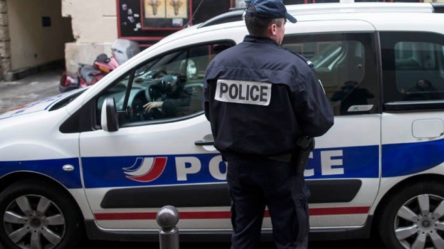 Παρίσι: Άνδρας που «απείλησε» αστυνομικούς με «χασαπομάχαιρο» σκοτώθηκε